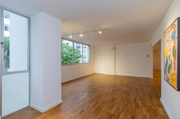 #DesignContemporâneo

#ArquiteturaDeLuxo

#Decorado

#VistaPanorâmica

#LocalizaçãoPrivilegiada

#CondomínioDeAltoPadrão

#ConfortoESofisticação

#ReformaDeLuxo

#ApartamentoEspaçoso

#InvestimentoImobiliário