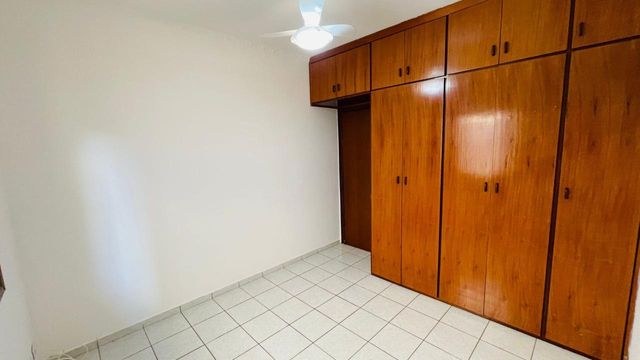 Suíte com armário embutido