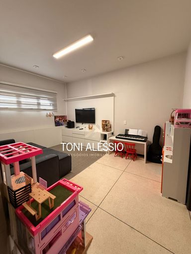 Sala de TV com Brinquedoteca