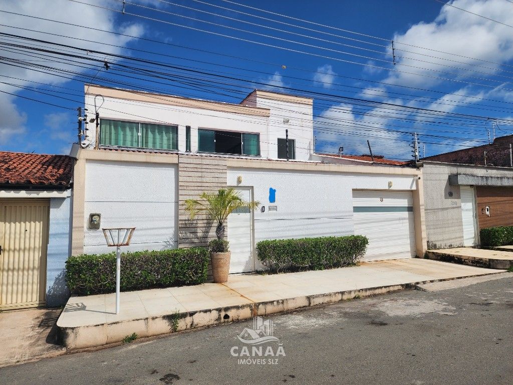 Sobrado à venda com 5 quartos, 423m² - Foto 1