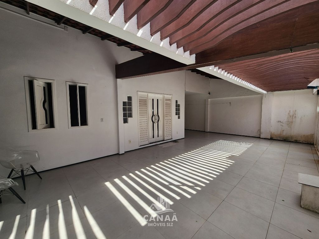 Sobrado à venda com 5 quartos, 423m² - Foto 2