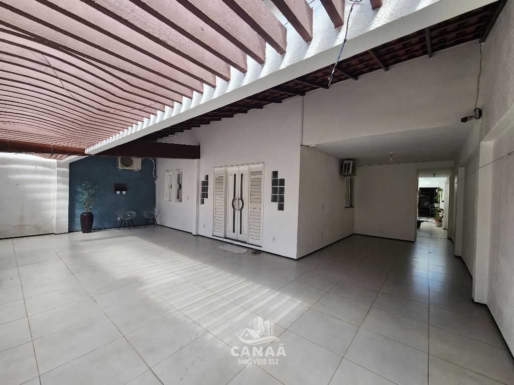 Sobrado à venda com 5 quartos, 423m² - Foto 3