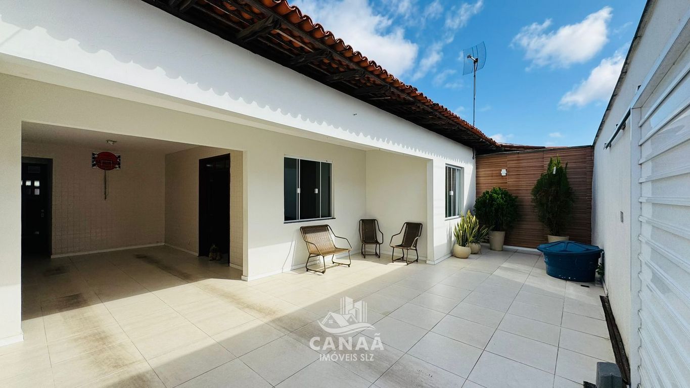 Casa, 4 quartos, 240 m² - Foto 2
