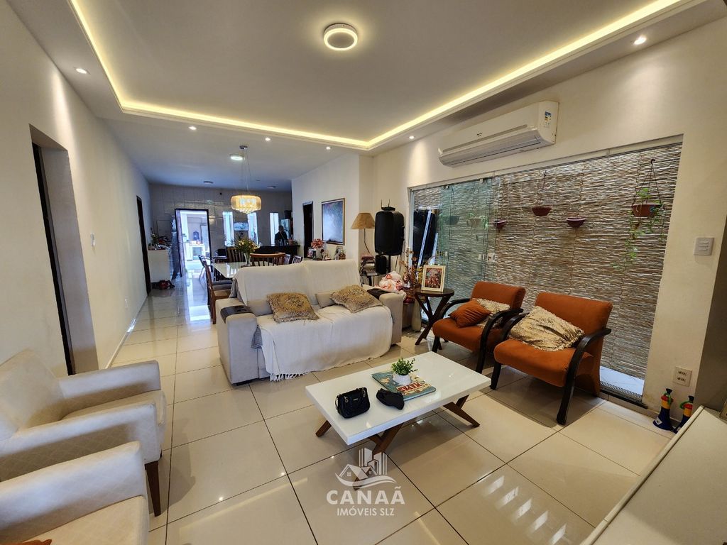 Casa, 3 quartos, 180 m² - Foto 1