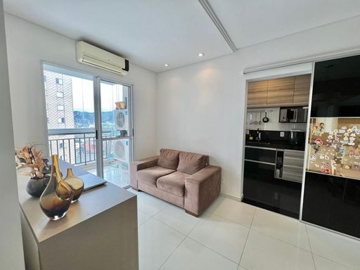 Sala ampla com 2 ambientes