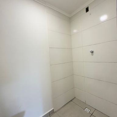 Banheiro da suíte completo. O box será instalado.