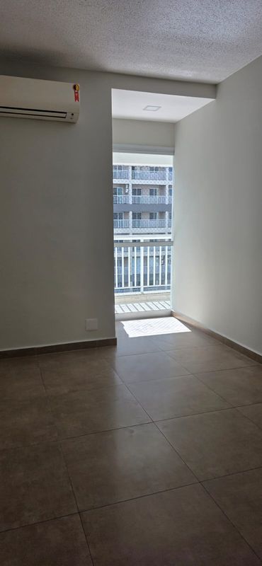 Dormitório com acesso a varanda