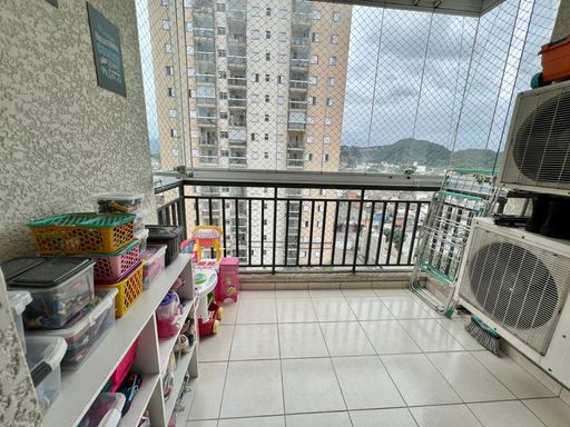 Varanda com fechamento em vidros