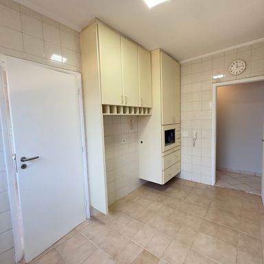 Cozinha funcional e espaçosa