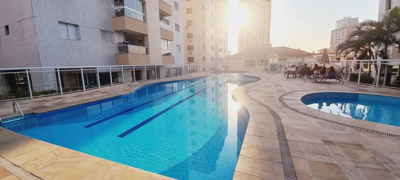 Piscina adultos e infantil