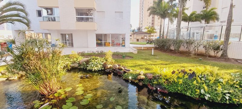 Lago/jardim