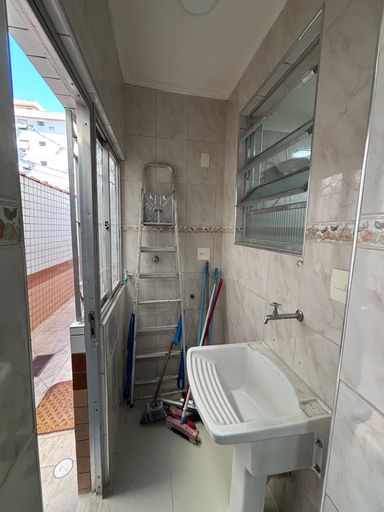 área de serviço com entrada