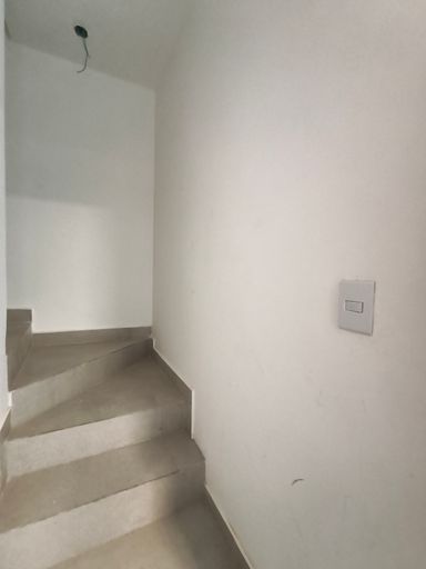 escadarias de acesso para os dormitórios