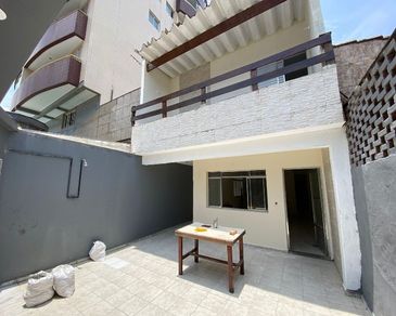 Garagem e fachada interna
