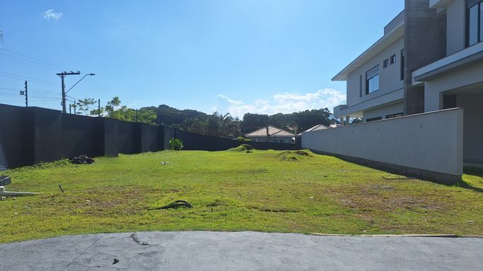 terreno em condominio fechado em Joinville