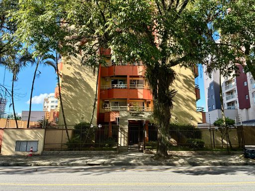 Apartamento com 3 quartos no santo antonio Joinville