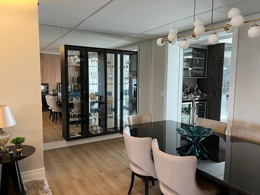 apartamento alto padrão em São Bento do Sul com quatro vagas de garagem.