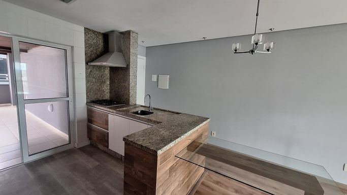 Apartamento cobertura no floresta em Joinville com 3 quartos e suite