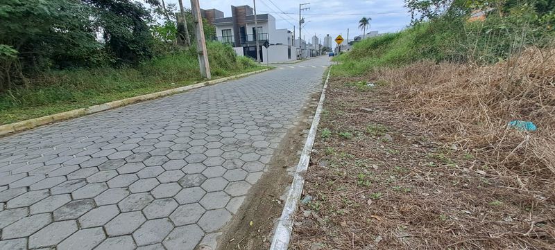 Terreno a venda em Piçarras