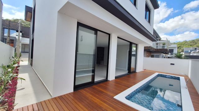 Casa no condominio Quinte Essence Joinville