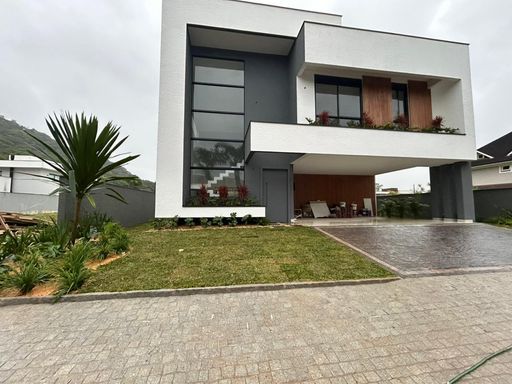 Casa alto padrão em condominio em Joinville
