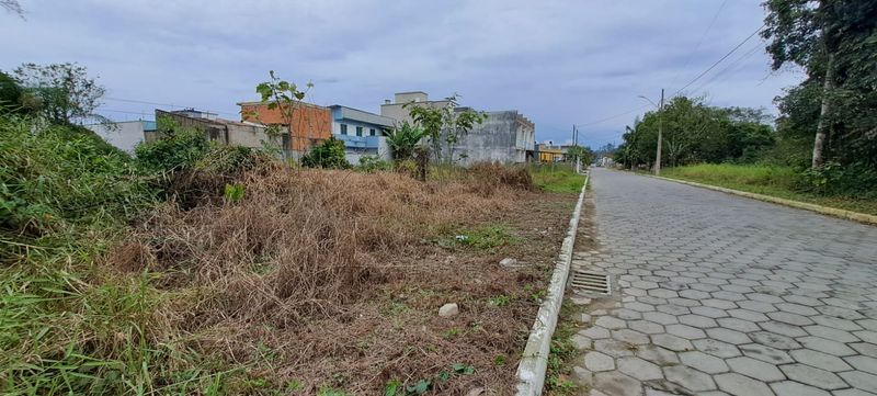 Terreno a venda em Piçarras