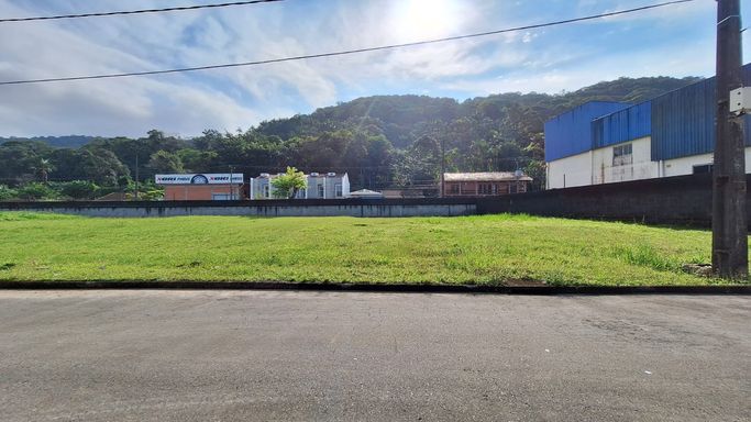 Terreno a venda no condominio Royal Garden Pirabeiraba - lote