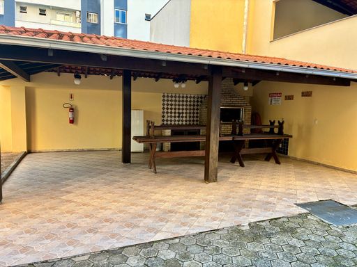Apartamento com 3 quartos no santo antonio Joinville