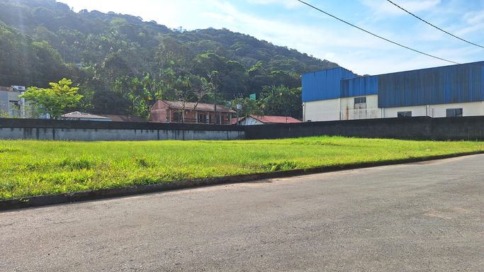 Terreno a venda no condominio Royal Garden Pirabeiraba - lote