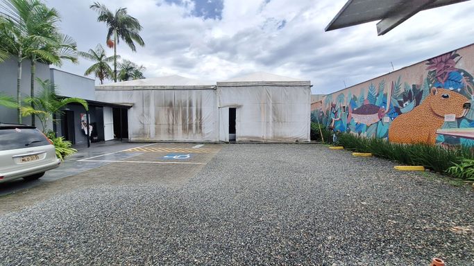 Terreno ao lado do hospital Dona Helena, para construção de predio.