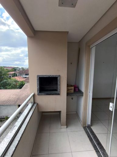 apartamento semimobiliado em Joinville