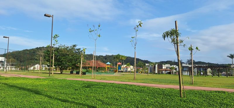 Terreno a venda no condominio Royal Garden Pirabeiraba - lote