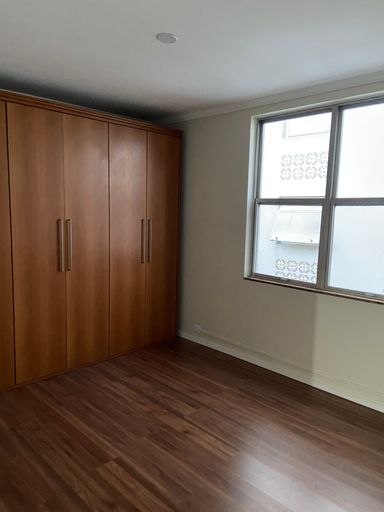 Dormitorio com armario