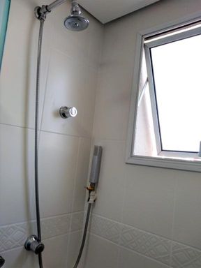 Dormitório 3 suíte - banheiro com box de vidro