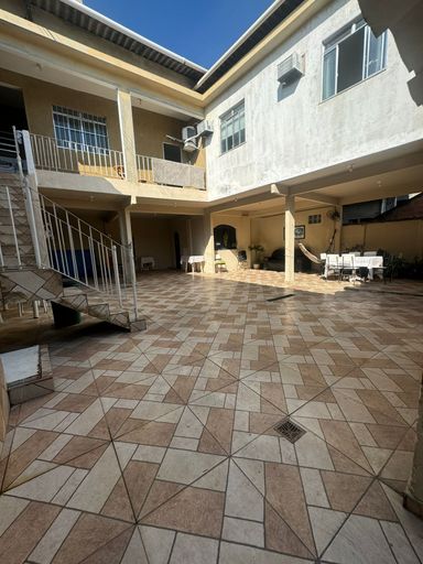 Quintal de outro ângulo térreo