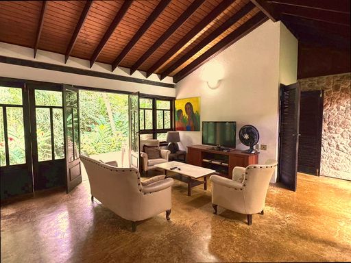 Sala de TV - Casa no Prumirim a venda.