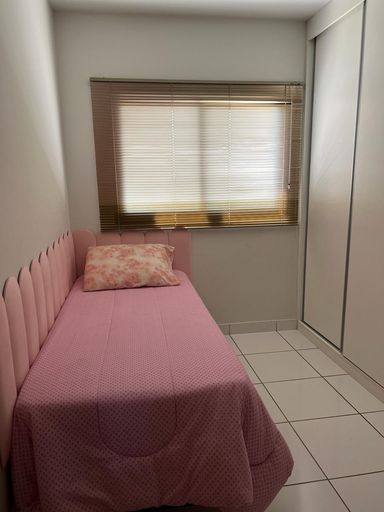 2º QUARTO COM CABICEIRA ,PERSIANAS E CAMA