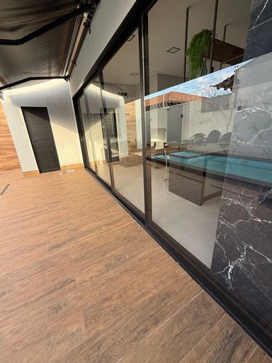 PORTA DO BAINHEIRO SOCIAL EXTERNO