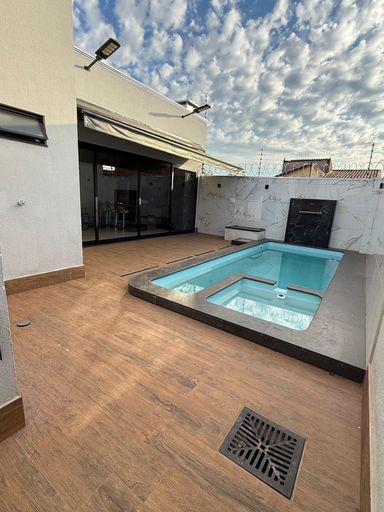 OLHANDO AMPRO E A PARQUE QUE TEM A CASCATA