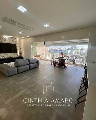 Apartamento silencioso e sol da tarde.