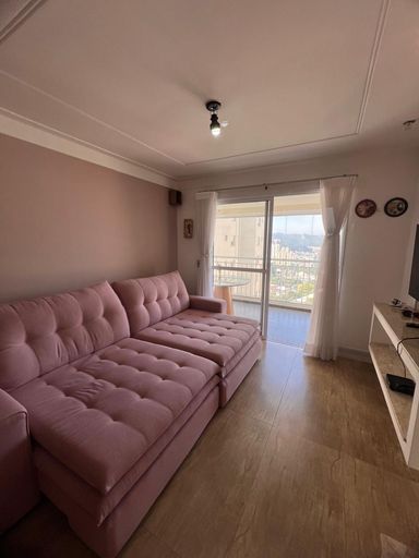 Sala ampla com dois ambientes