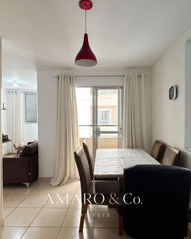 Sala com 2 ambientes e sacada