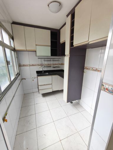 Cozinha com armários