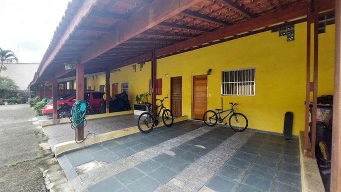 Garagem coberta para 2 carros