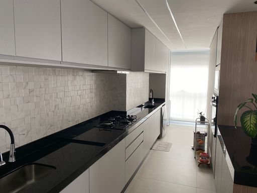 Cozinha com armários