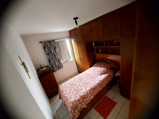 Dormitório com Armários