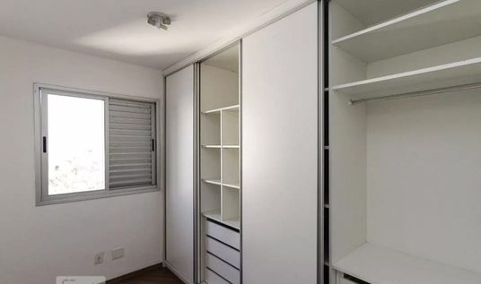 Quarto 2 com armário planejado