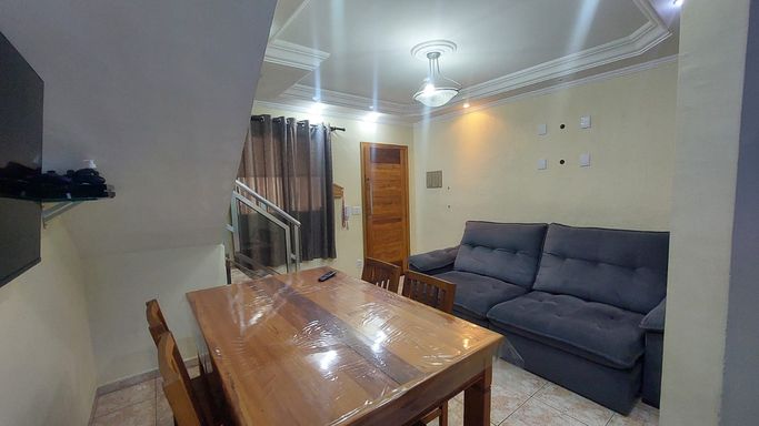 Sala com direto alto