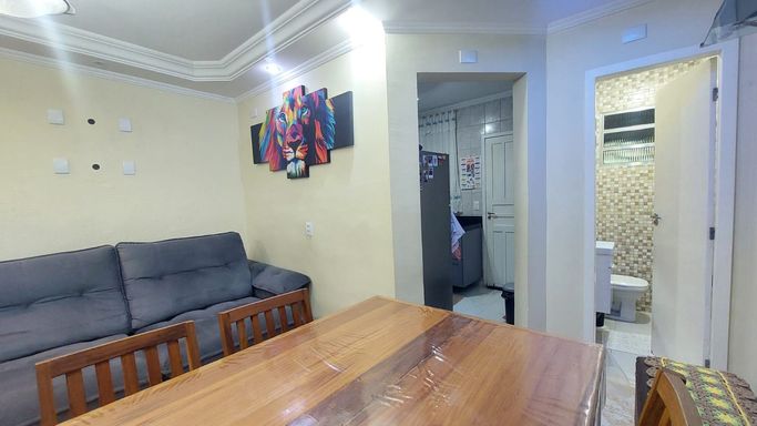 Sala com direto alto