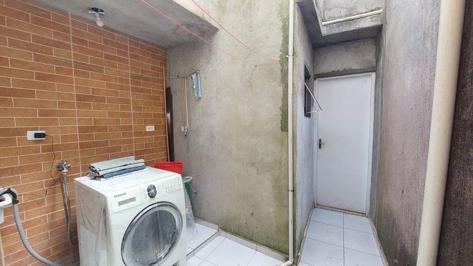 Lavanderia e quarto para empregada ou escritório.
Piso inferior